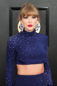 Taylor Swift takes off makeup, leaves us with no words – Properties