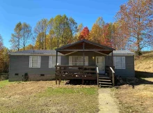 Discover your tranquil escape in this charming 4-bedroom, 2-bathroom home nestled in the picturesque hills of West Virginia. $189,000