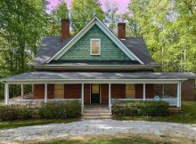 Historic 1910 Farmhouse on 3.36 Acres in Siloam, North Carolina