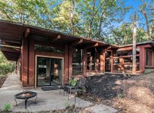 Historic Usonian Home: Your Lakeside Retreat $128,000