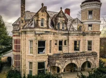 Abandoned 1891 Mooreland Mansion Sold for $78K in Harrodsburg, Kentucky