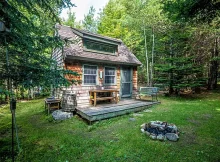 Charming Cabin Retreat in the Woods – Your North Country Getaway!