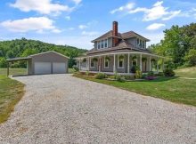 Charming 1916 House on 4.5 Acres in Belleville, West Virginia