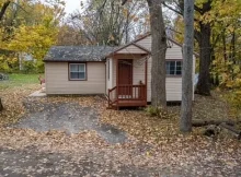 Discover this charming 3-bedroom, 1-bathroom home, offering ample space and endless possibilities. $135,000